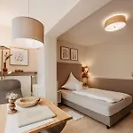 Aparthotel Christine 3*