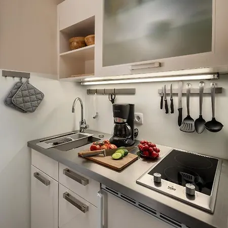 Christine 3* Bad Fussing