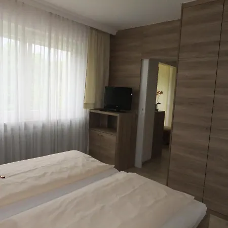 Aparthotel Christine 3*