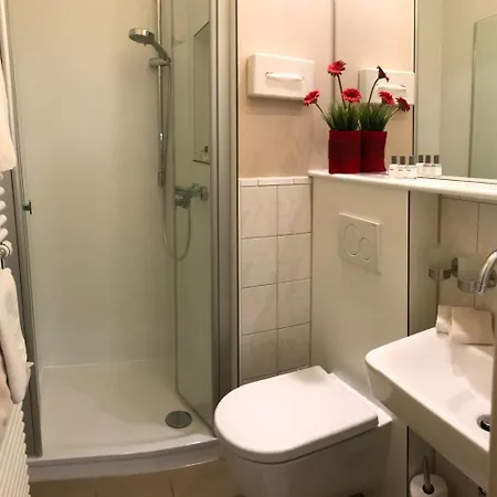 Aparthotel Christine 3*